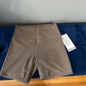 Lululemon wonder train high rise shorts 6 inches